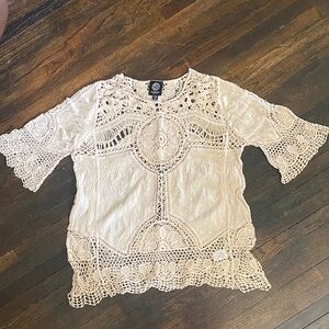 Bobeau Crochet Lace Short Sleeve Top in Cream